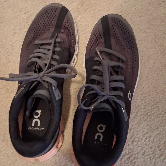 OC Shoes - Picture 2 of 3